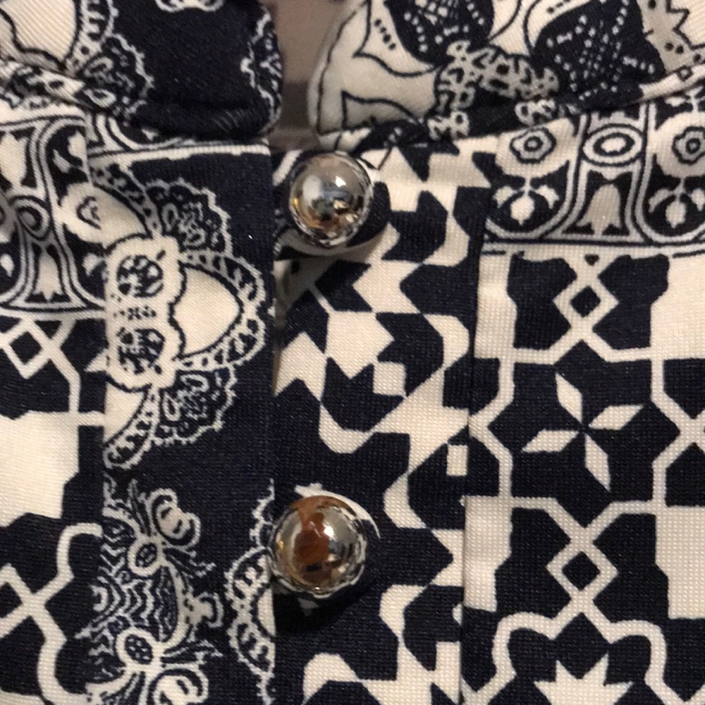 Lightweight Sleeveless shirt - Picture 5 of 6